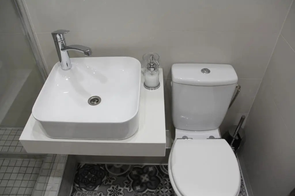 Quiet loft with free parking