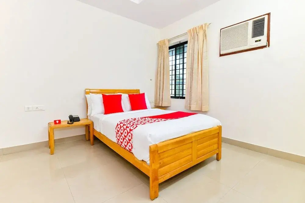 OYO Flagship 38119 Tristar Residency