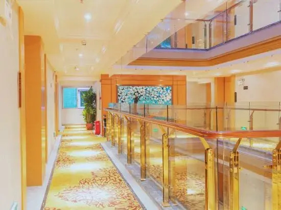 Xinlong Hotel (Qingyuan Changlong Avenue Yinzhan Hot Spring Branch)