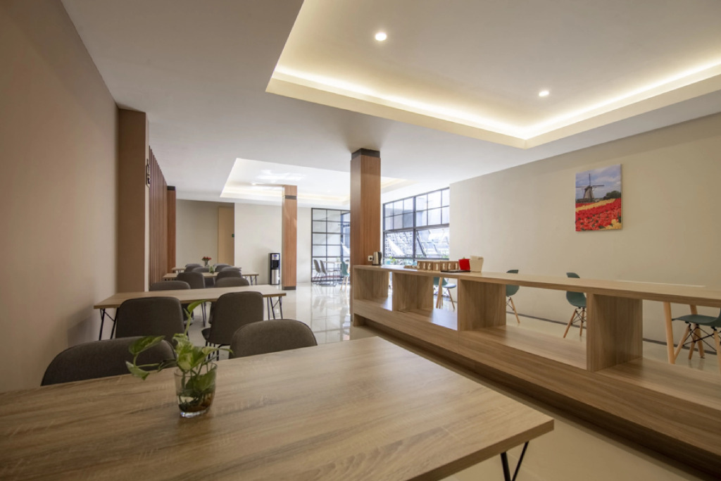 RedDoorz Plus near Ronggowarsito Museum Semarang
