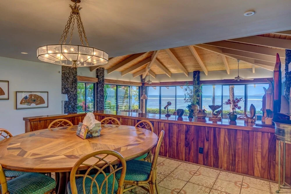 K B M Resorts- Bay-35 Presidential 5bd, 5ba Beach-front Estate, A/c, Private Yard!