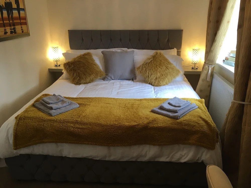 Lazy Nest - Sleeps 4 Parking Garden & Hammocks