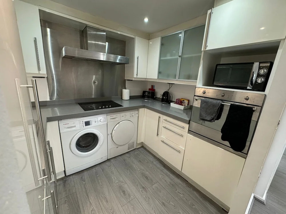 Luxury Loft Style 2 Bed Apartment Next to Excel/o2