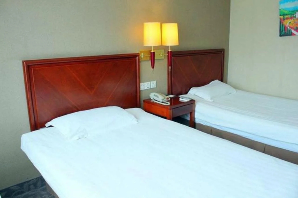 GreenTree Inn ShangHai WuNing Road ZhenPing Road Metro Station Busines