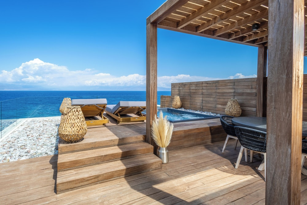 Alissachni SeaSide Hotel