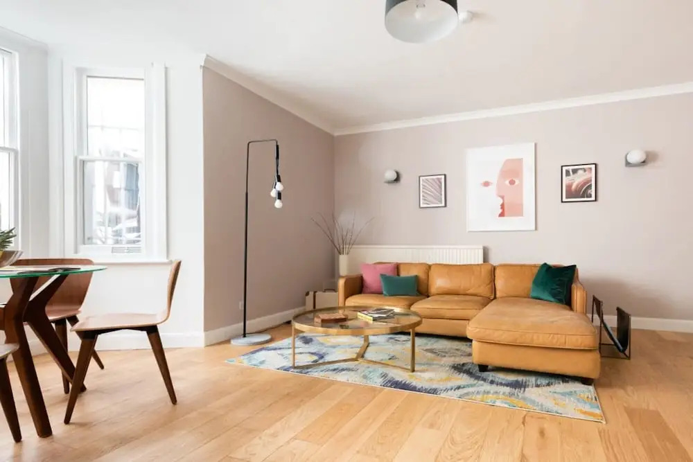 The Kensington Grove - Stylish 2BDR Flat with Private Patio