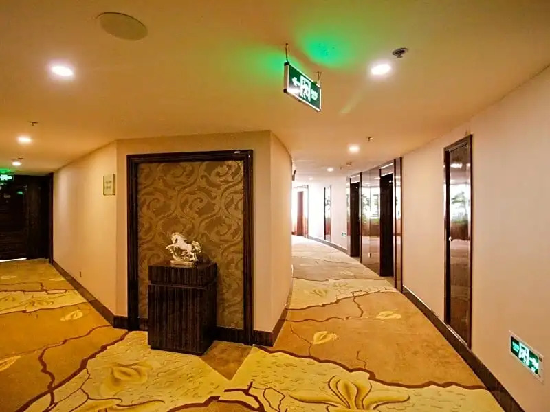 GreenTree Huainan Tianjiaan Square Guangchang road Hotel
