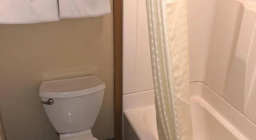 Deluxe Inn