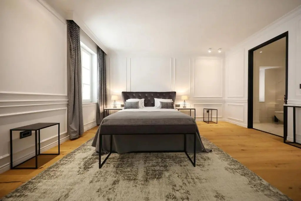 Greta Residence