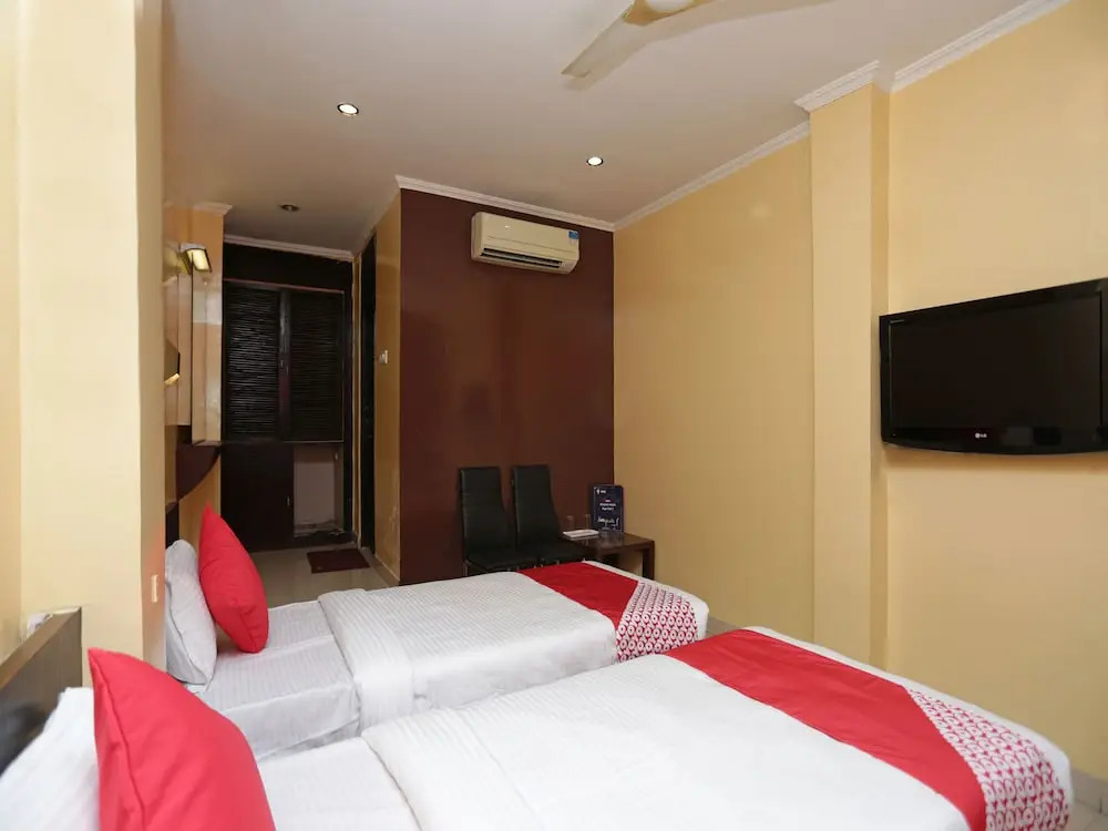 OYO 12887 Hotel A-1