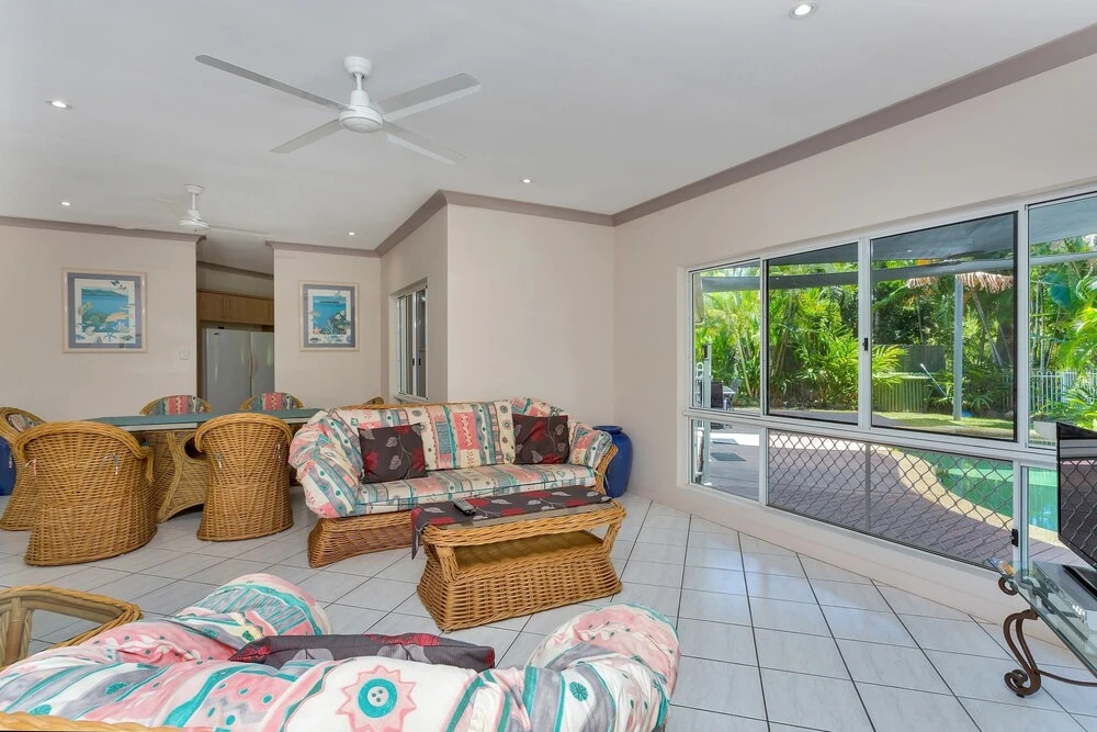 White Sapphire Holiday House