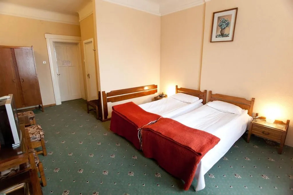 Coroana Hotel