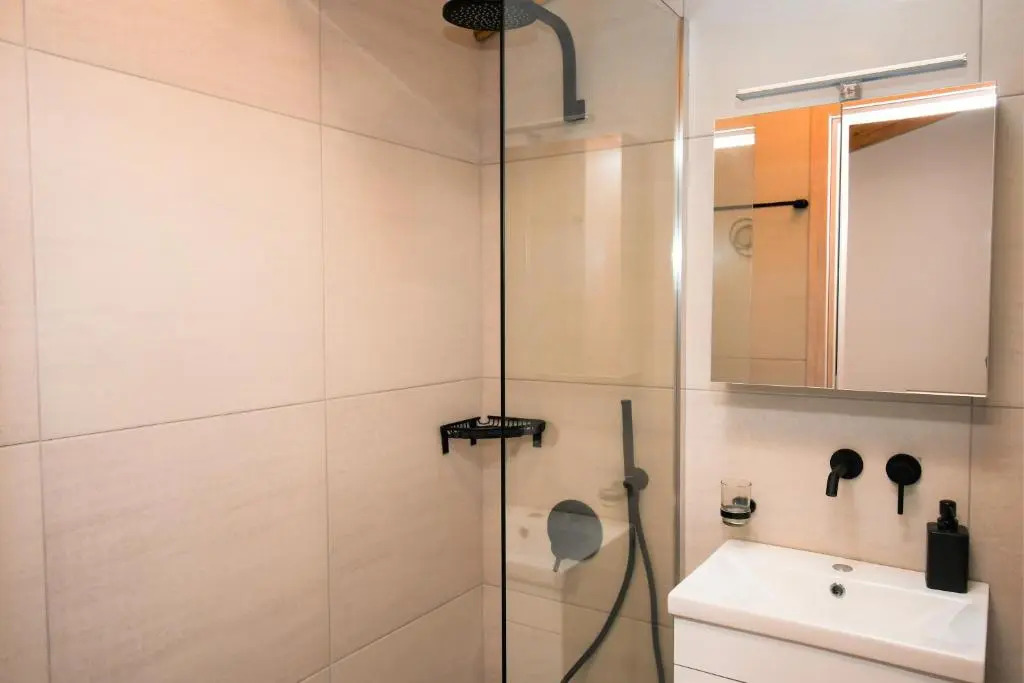 Comfy and stylish apt2