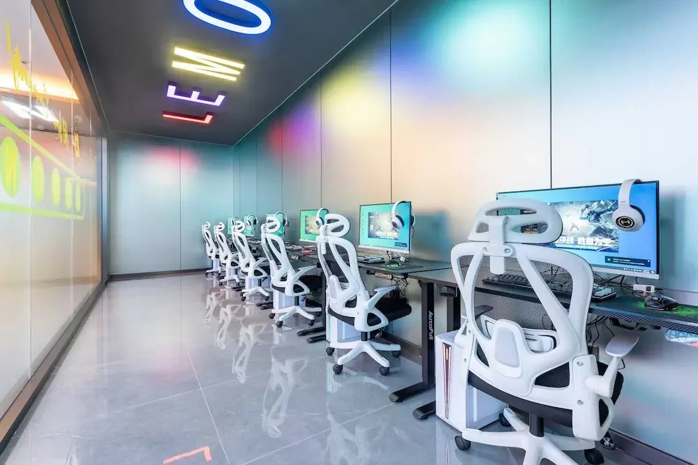 Lemon Hotel- New World Shopping Mall