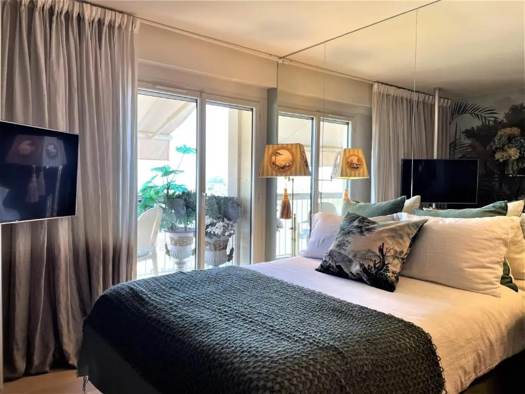 LE FORTUNY - 3 Suites, 2 apparts, 1 chambre - proche TRAM ligne aéroport et parking gratuit
