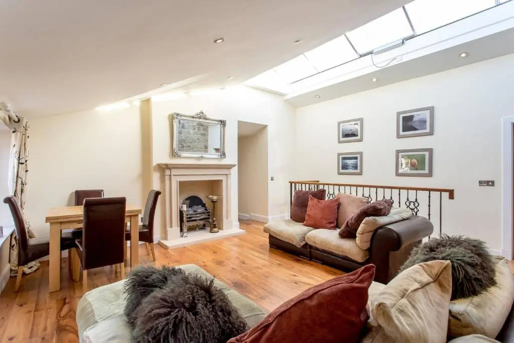 ALTIDO Spacious 3BR Mews House behind Calton Hill