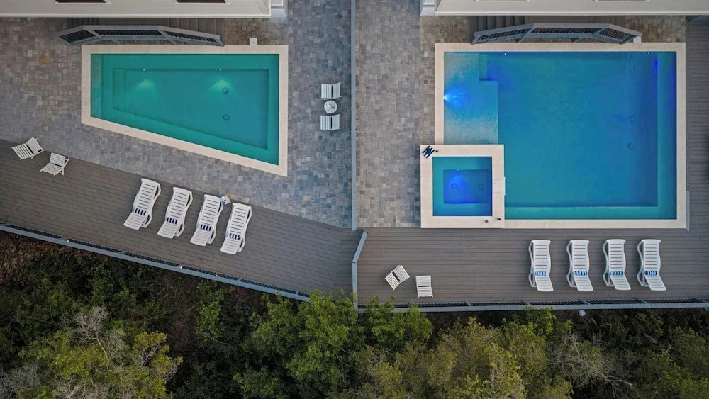 Graytness & Grayton Dreams by Avantstay Sleeps 64 + 22 Bedrooms 2 Pools + Spa + Game Rooms + Elevator Bikes + Golf Carts Walk to Grayton Beach