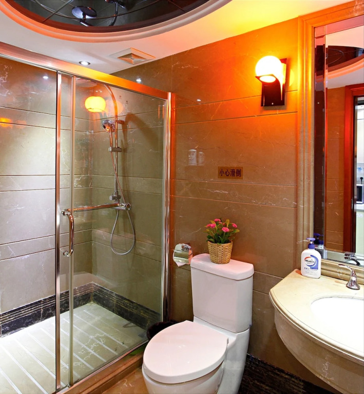 Barton International Residence Guangzhou - located in the city center adjacent to Beijing Road Pedestrian Street and Dafo Temple and close to the subway