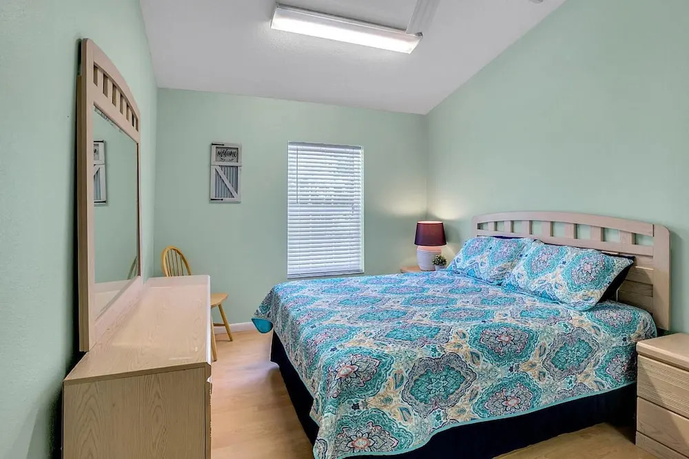 Sleeps 22 in Tarpon Springs - 2 Pools! by RedAwning