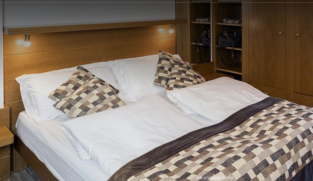 Hotel Holiday