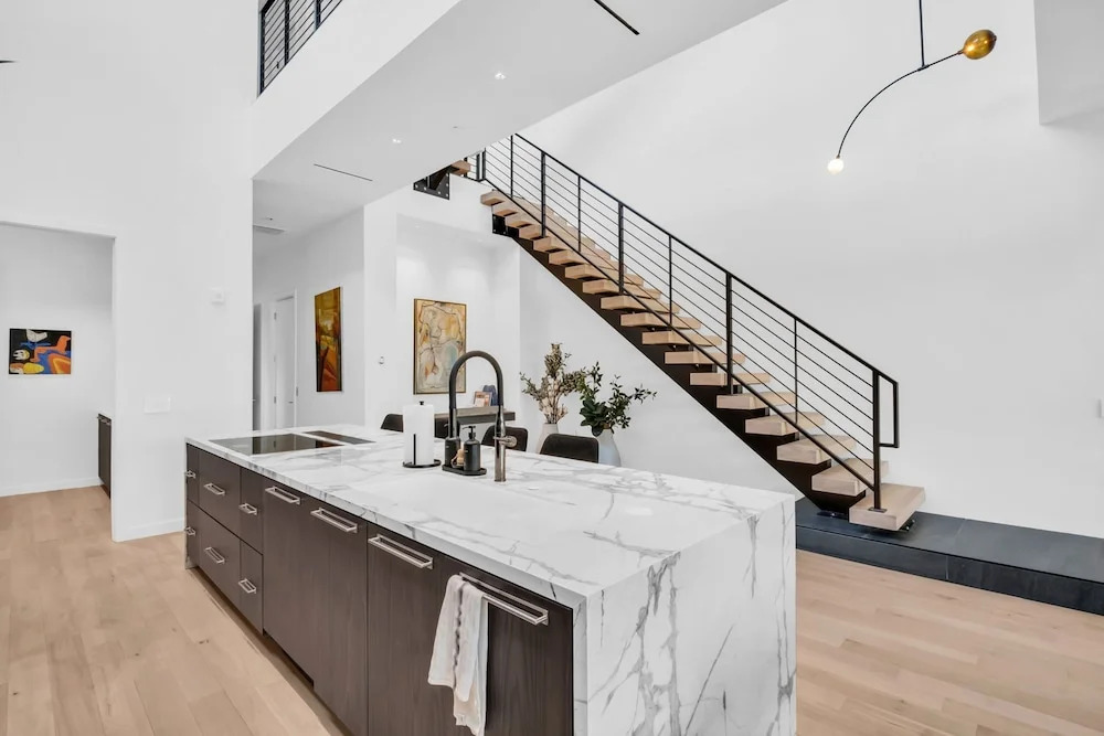 Penthouse 4 Floors Downtown Central Balcony