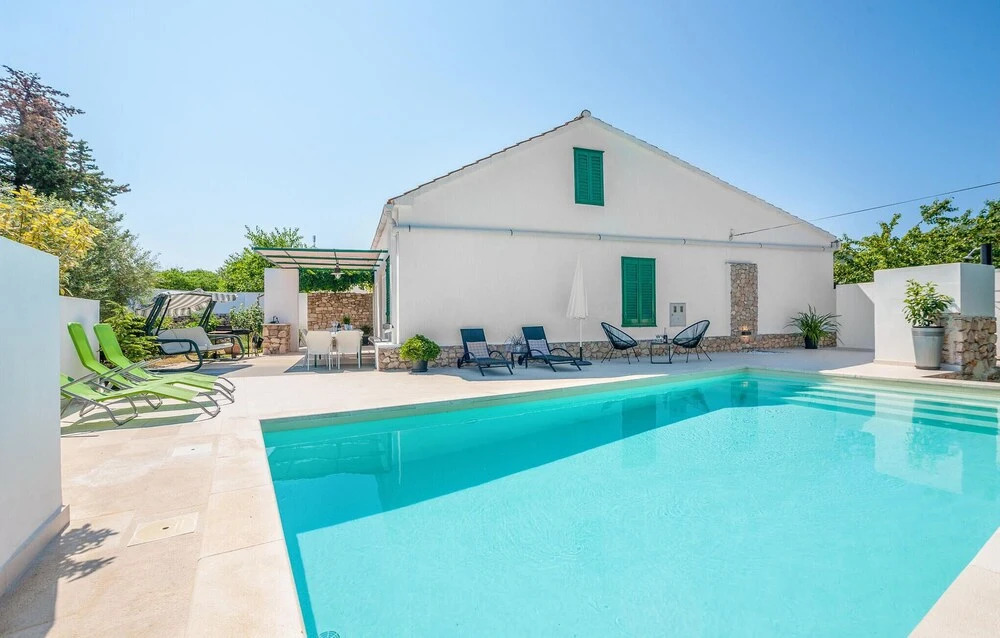 Stunning Home in Lukoran With Outdoor Swimming Pool, Wifi and 4 Bedrooms