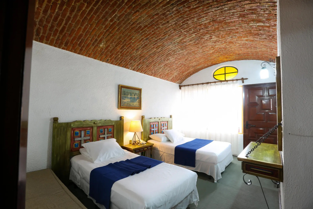 hotel la ermita suites
