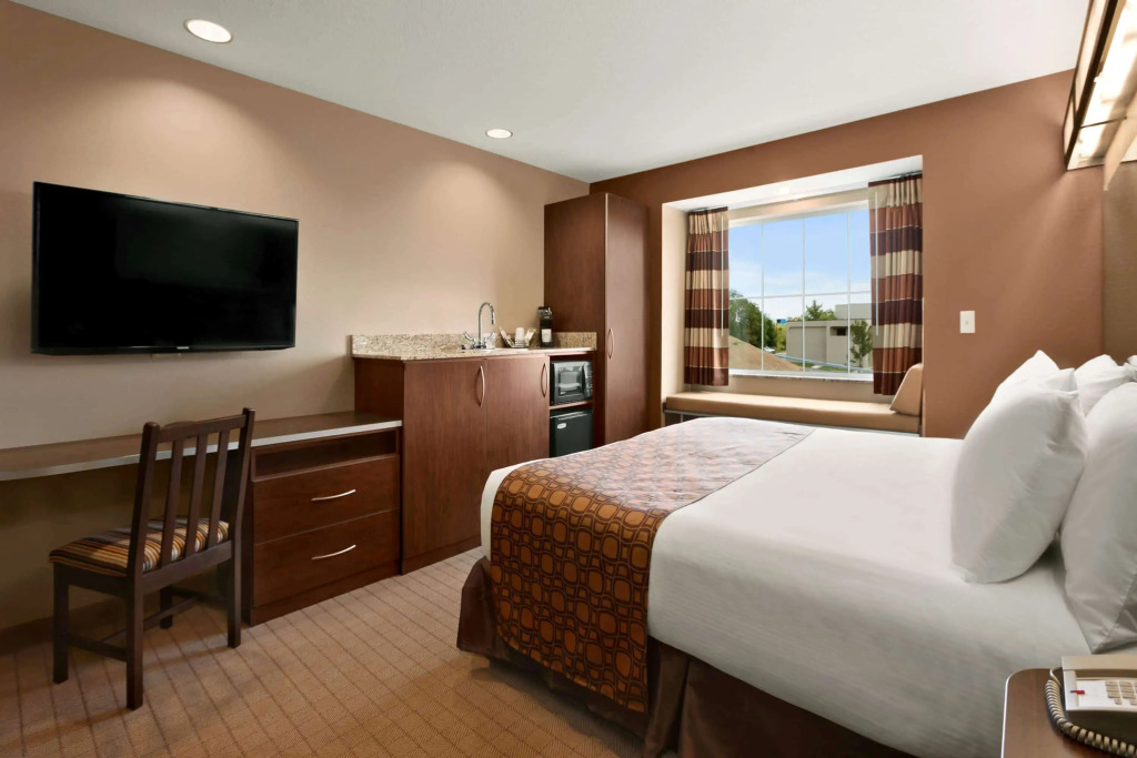 Microtel Inn & Suites by Wyndham St Clairsville - Wheeling
