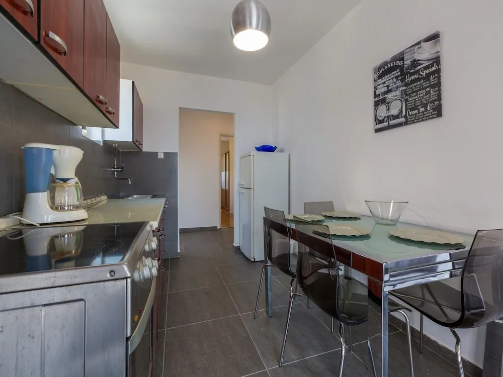 Apartments Azzaro