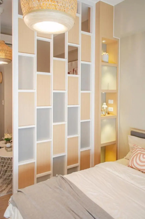 Room Across Naia Terminal 3 by Rqui