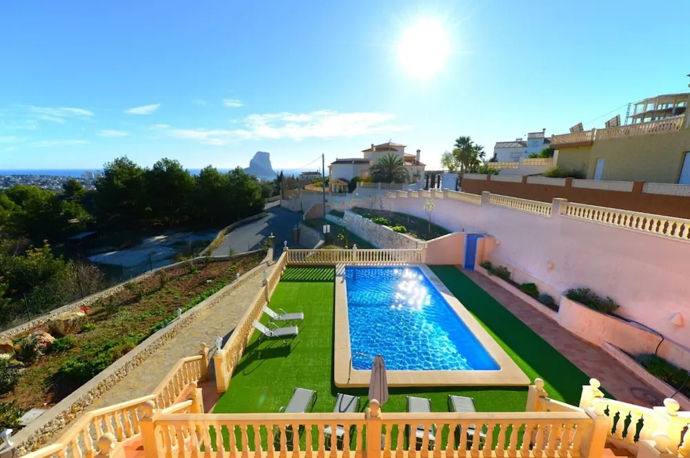 Villa - 4 Bedrooms with Pool, WiFi and Sea views - 104970