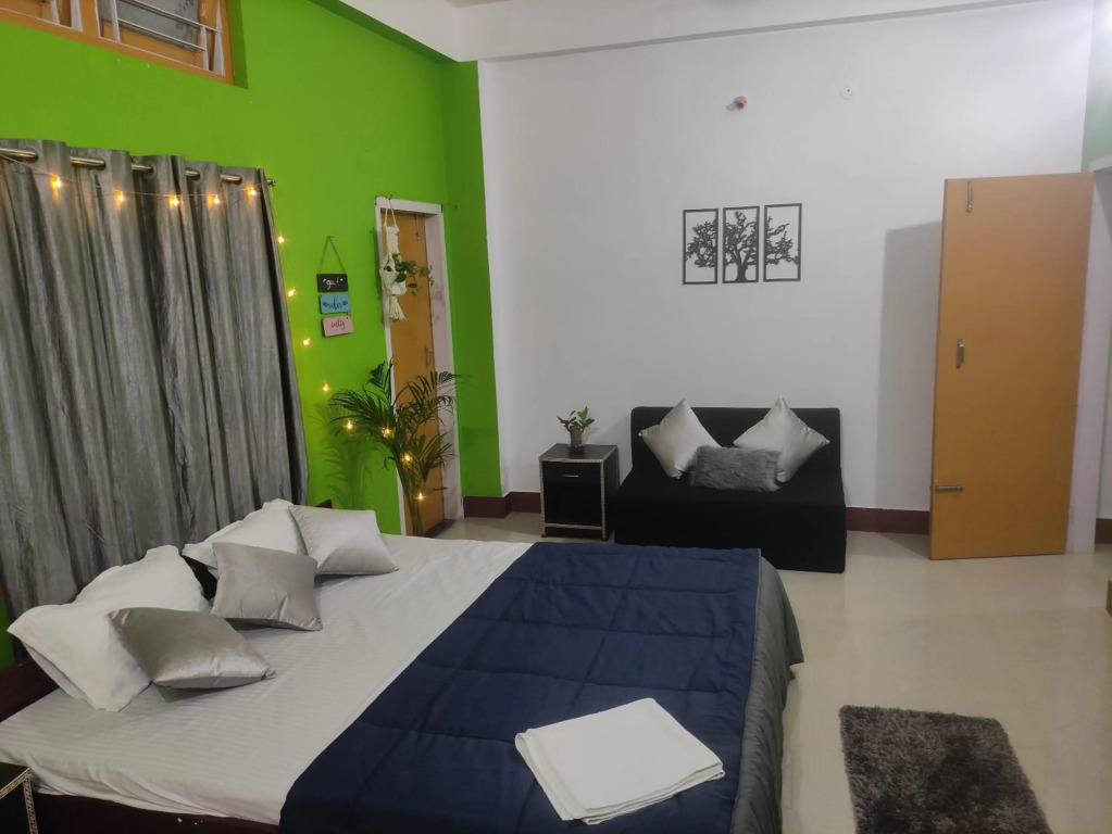 Aashna home