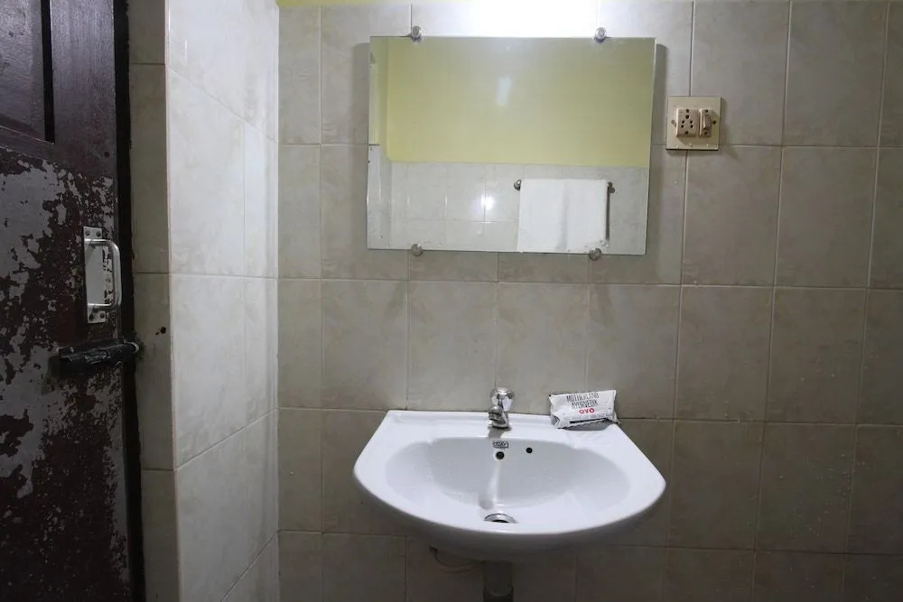 OYO 22503 Hotel Residency Gate