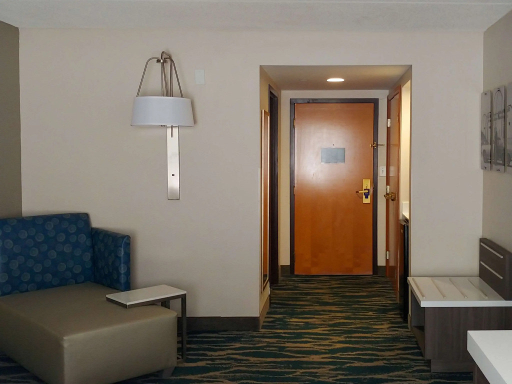 Comfort Inn & Suites Greenville Near East Carolina University