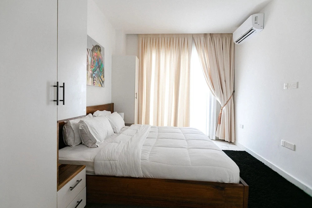 233 Boulevard by QUAO REALTY