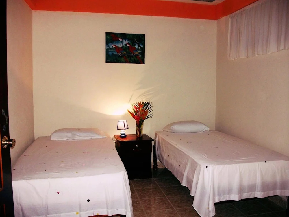 Hotel & Hostal Yaxkin Copan