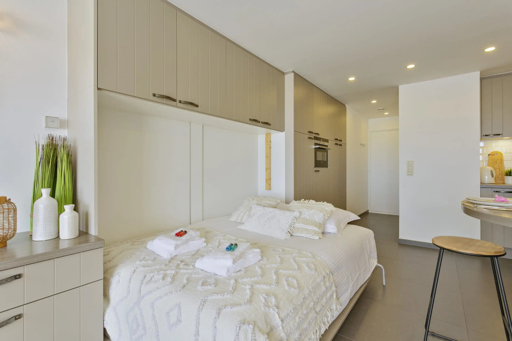 Beautiful Studio With Stunning Seaview and Terrace
