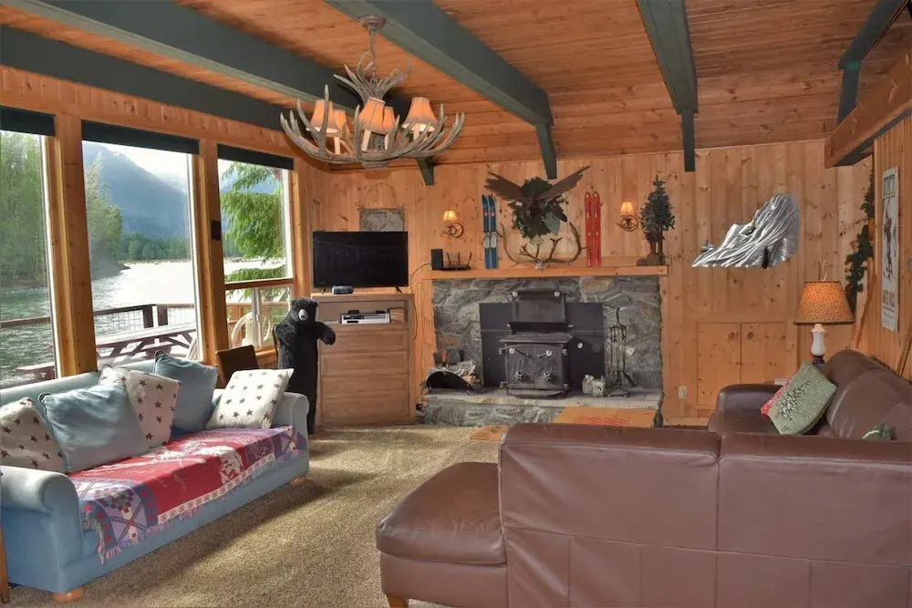 Cowlitz River Cabin