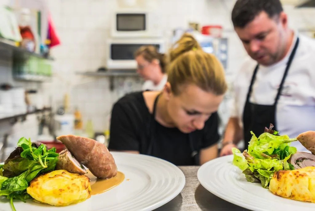 RESTAURACE A PENZION U DOUBKŮ