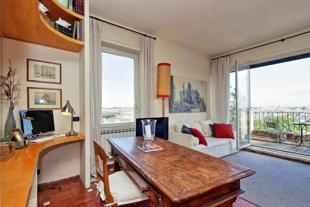 Sant Onofrio Terrace Apartment