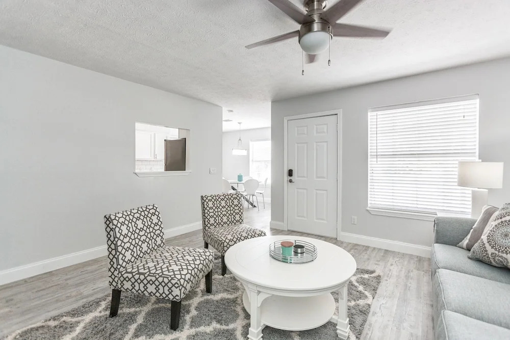 Wisteria Unit A - 2 Br Townhouse