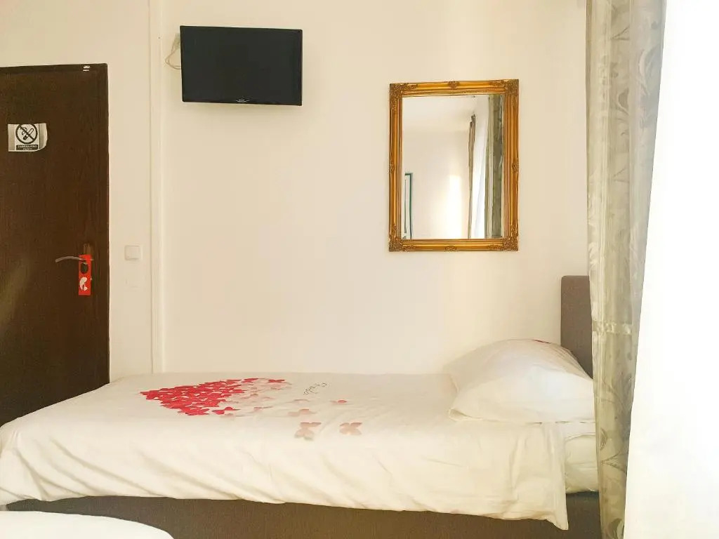 Villa Okruk-10 meters away from the beach