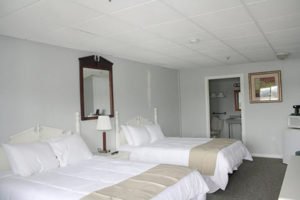 Winnisquam Lake Inn