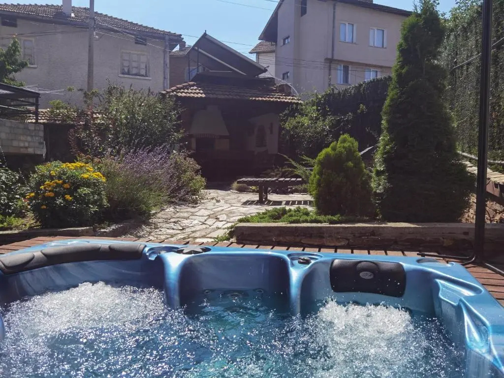 Mira Guest House