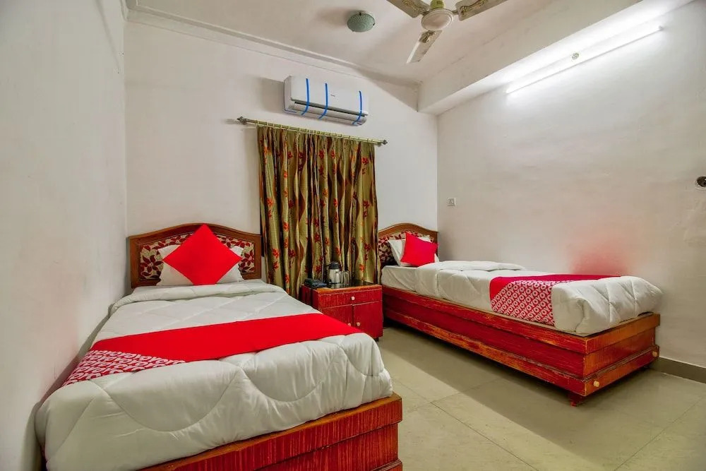 OYO 18588 Hotel Embassy