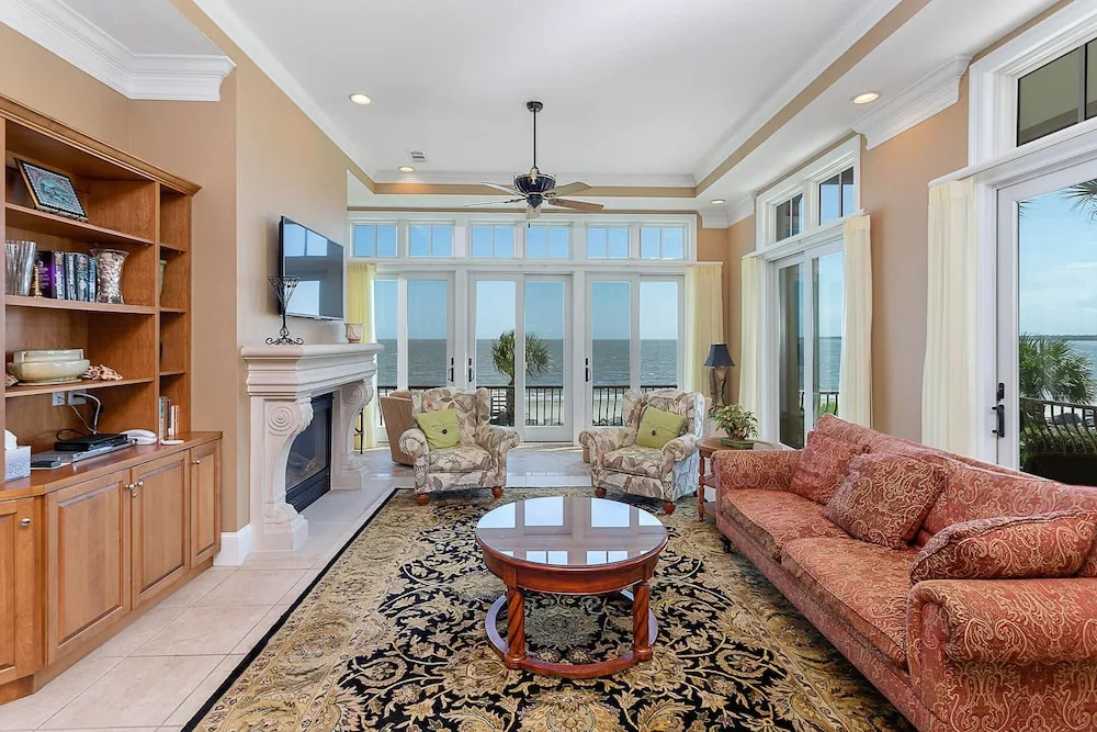 762 Oglethorpe Avenue by Hodnett Cooper