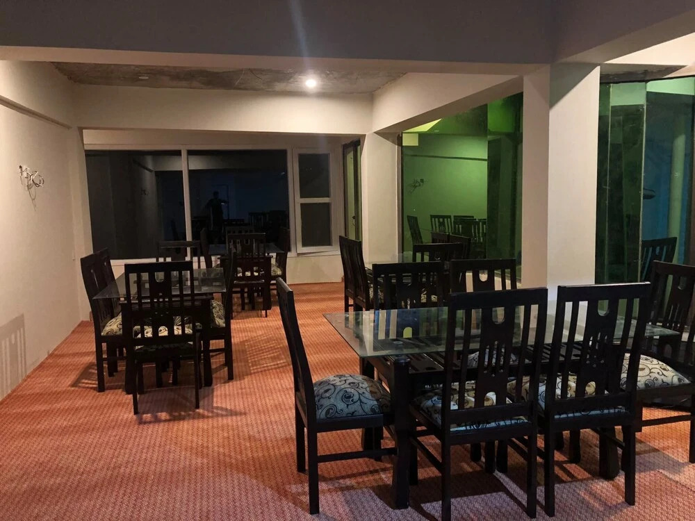 Hotel Hunza White House