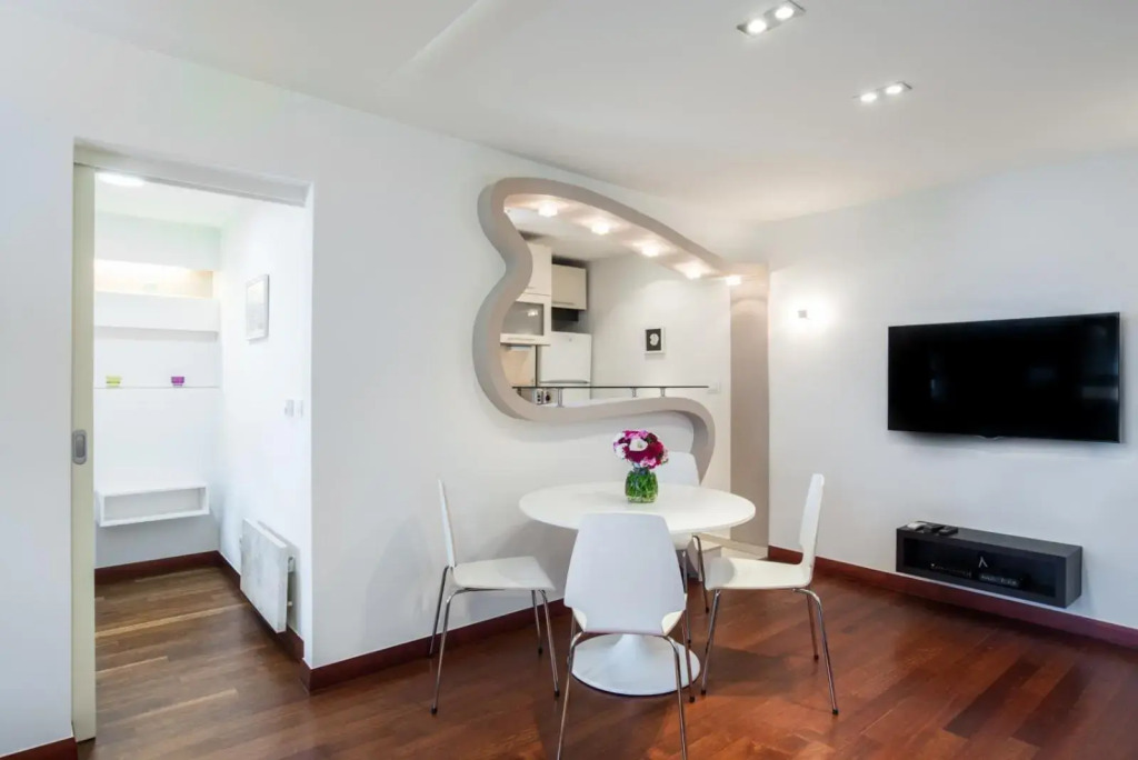 Apartment 18