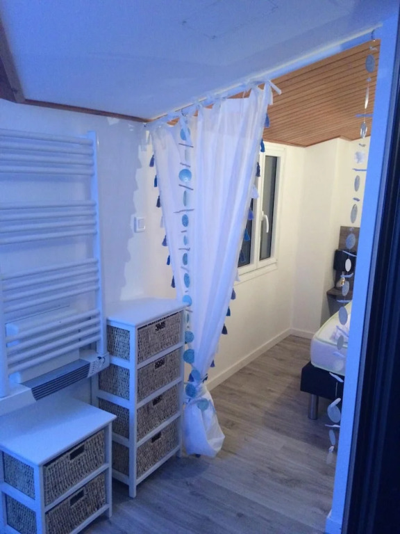 House With one Bedroom in Saint-gilles-croix-de-vie, With Furnished Te
