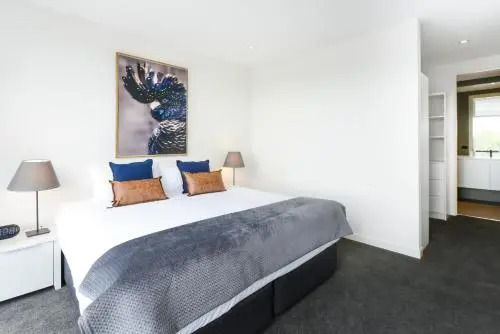 BOUTIQUE STAYS - Murrumbeena Place 2